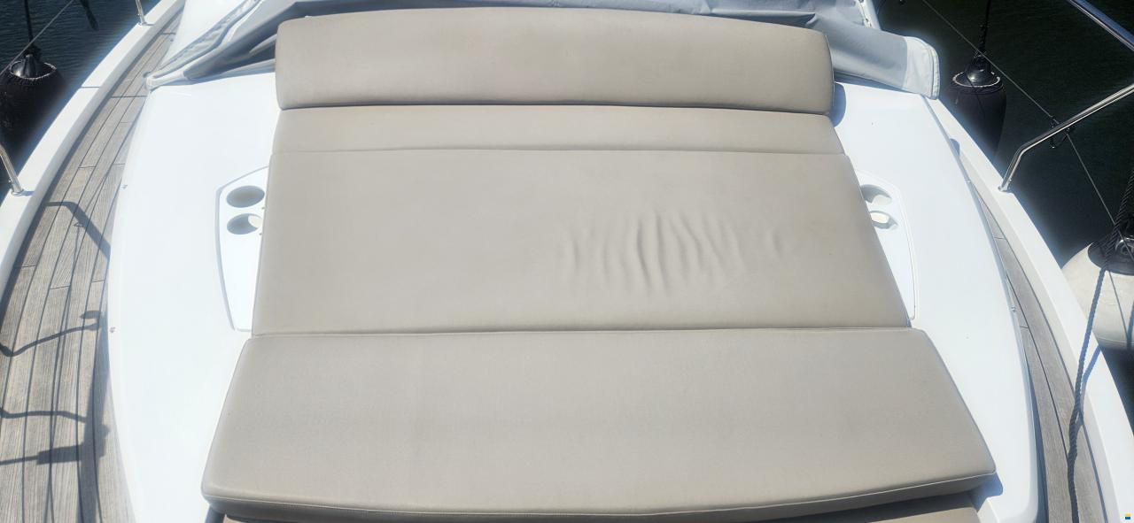Sealine C330