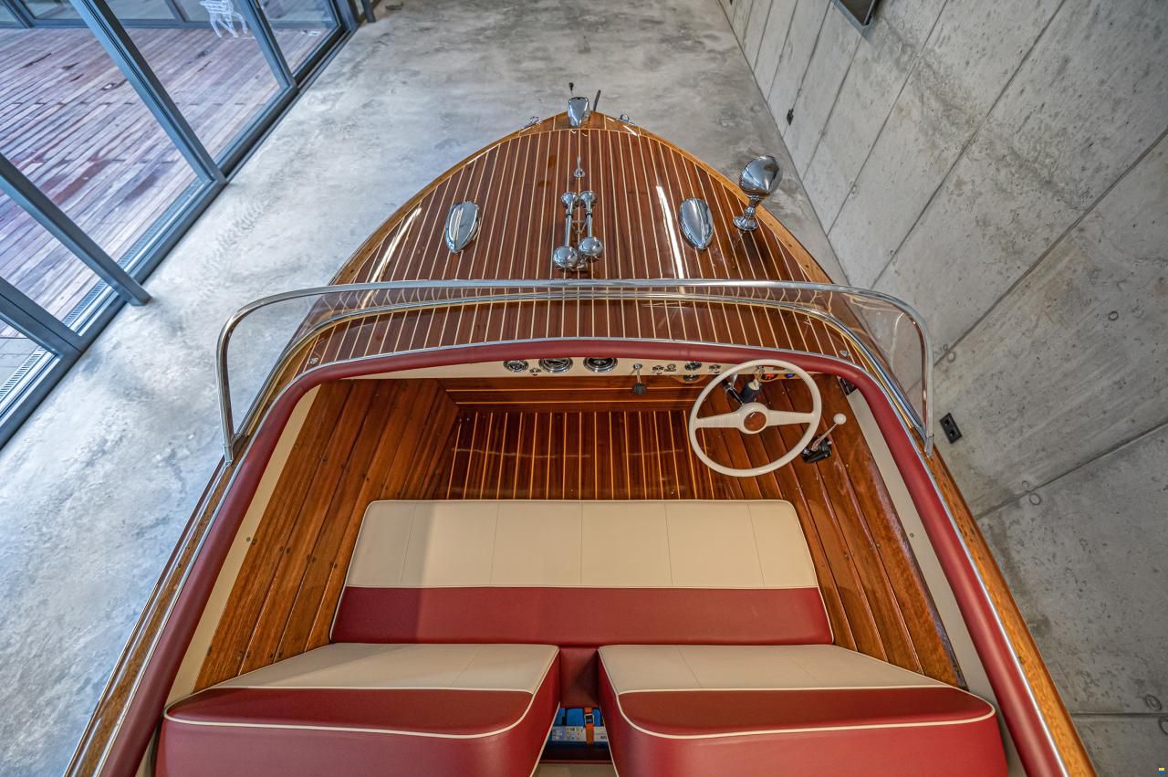 Chris Craft 18&rsquo; Continental Custom