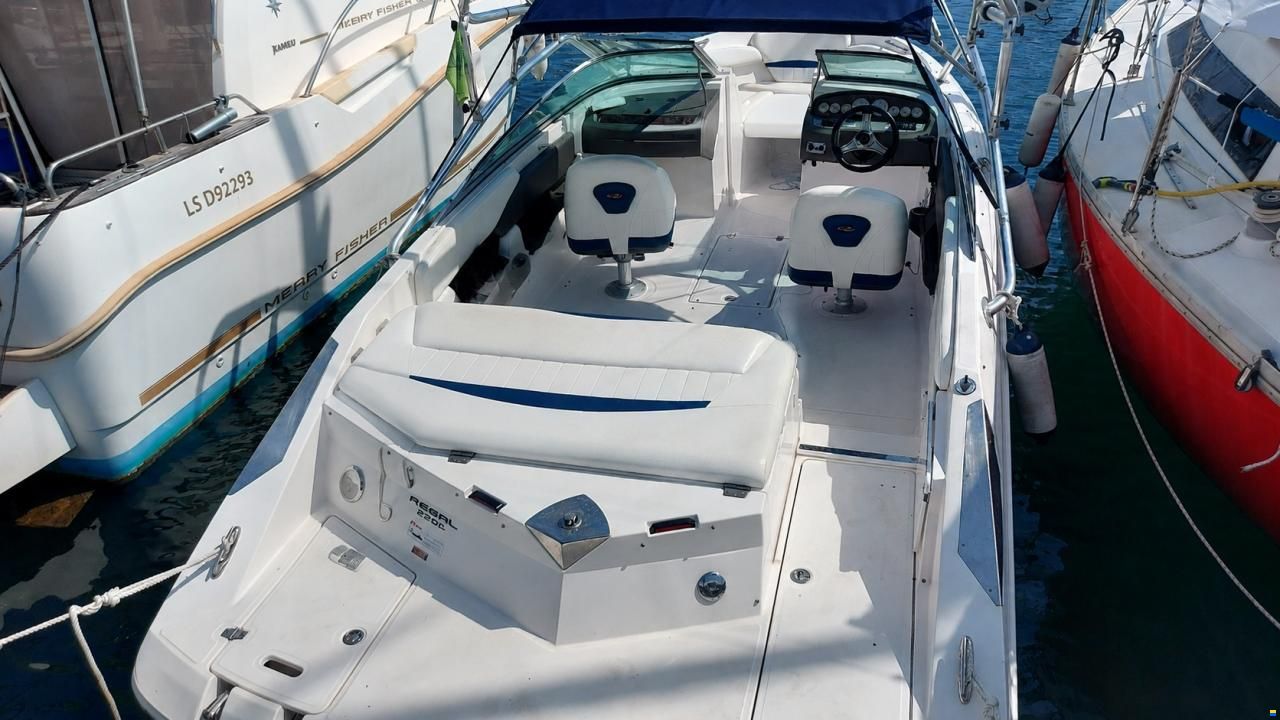 Regal 2200 Open Fastrack