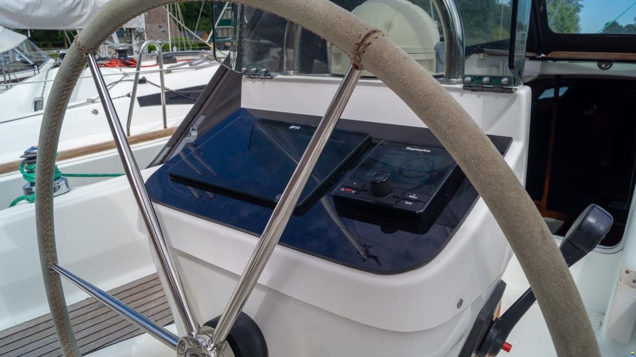 Beneteau OCEANIS 331