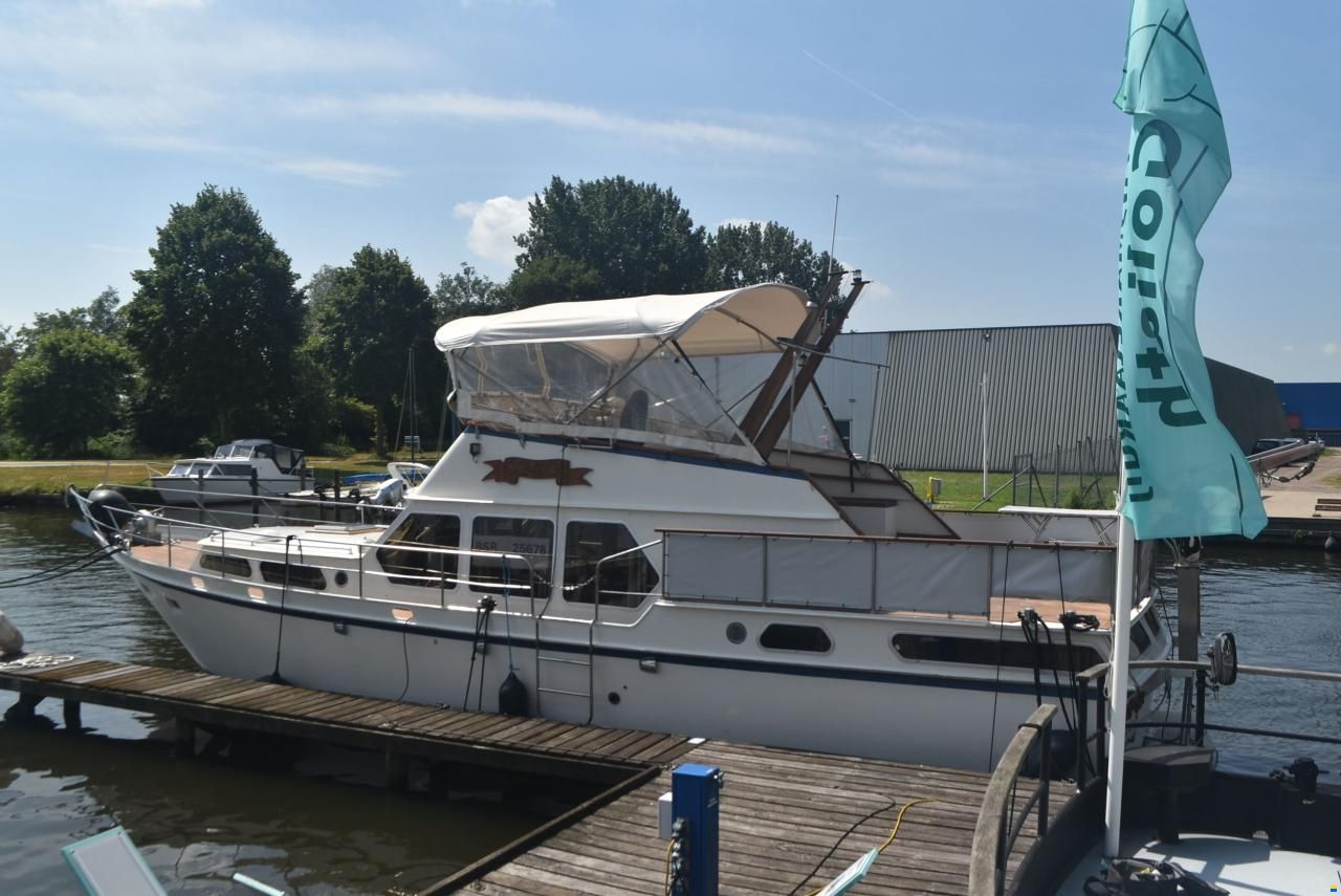 Van der Valk 1300 Fly Bridge