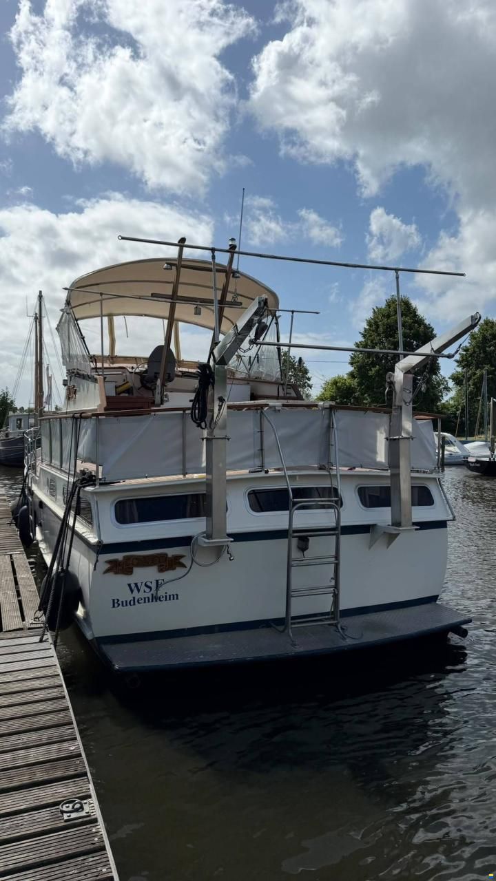 Van der Valk 1300 Fly Bridge