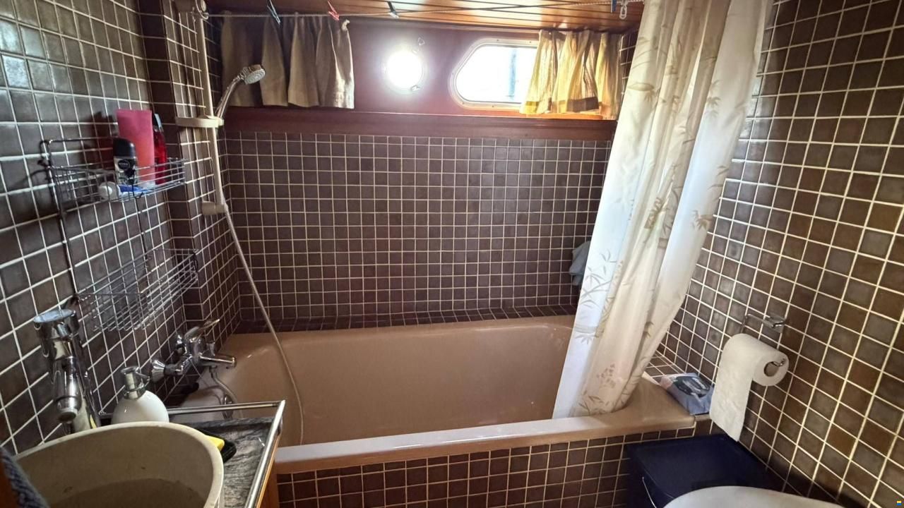 Van der Valk 1300 Fly Bridge