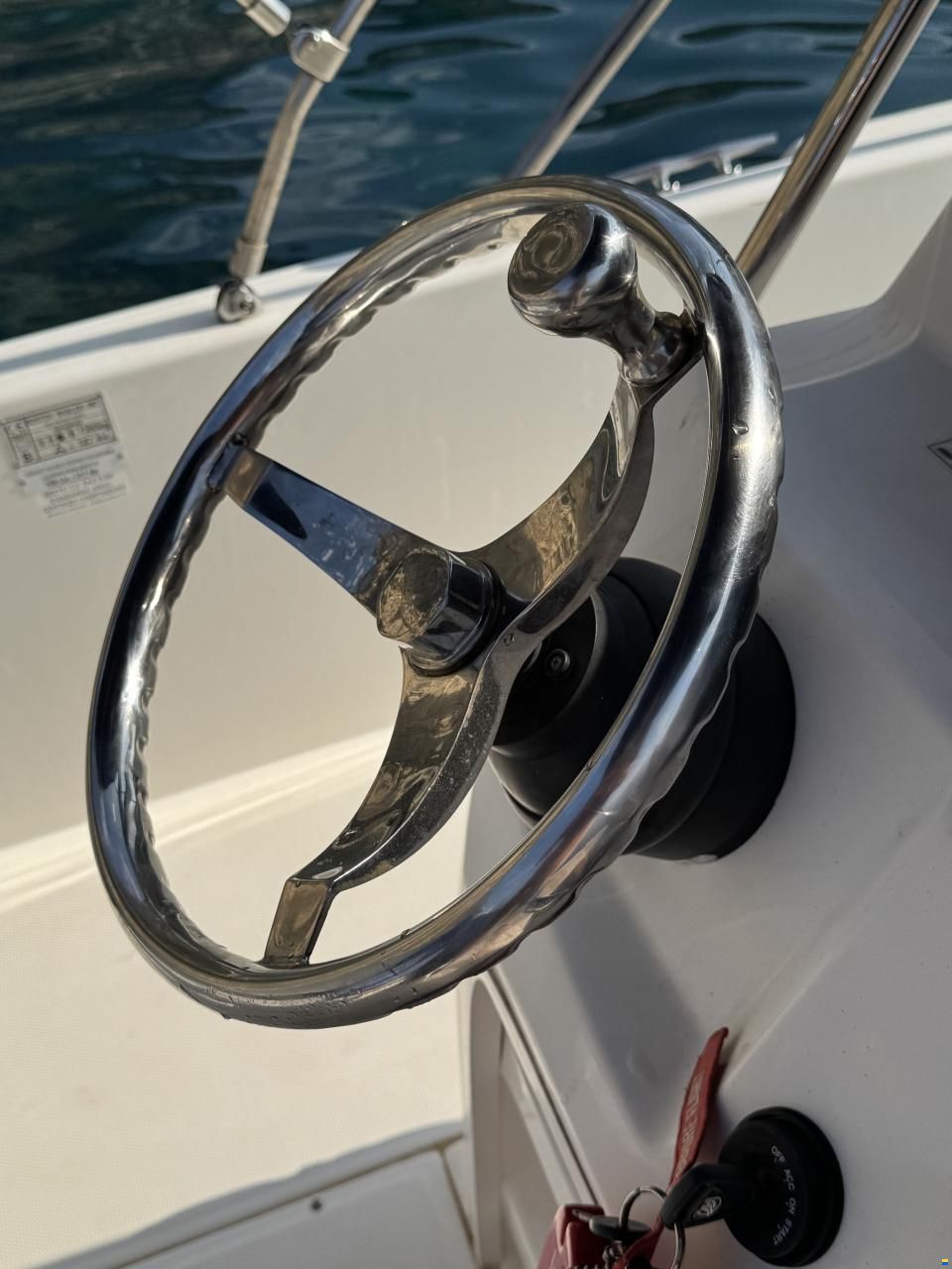 Boston Whaler Dauntless 230