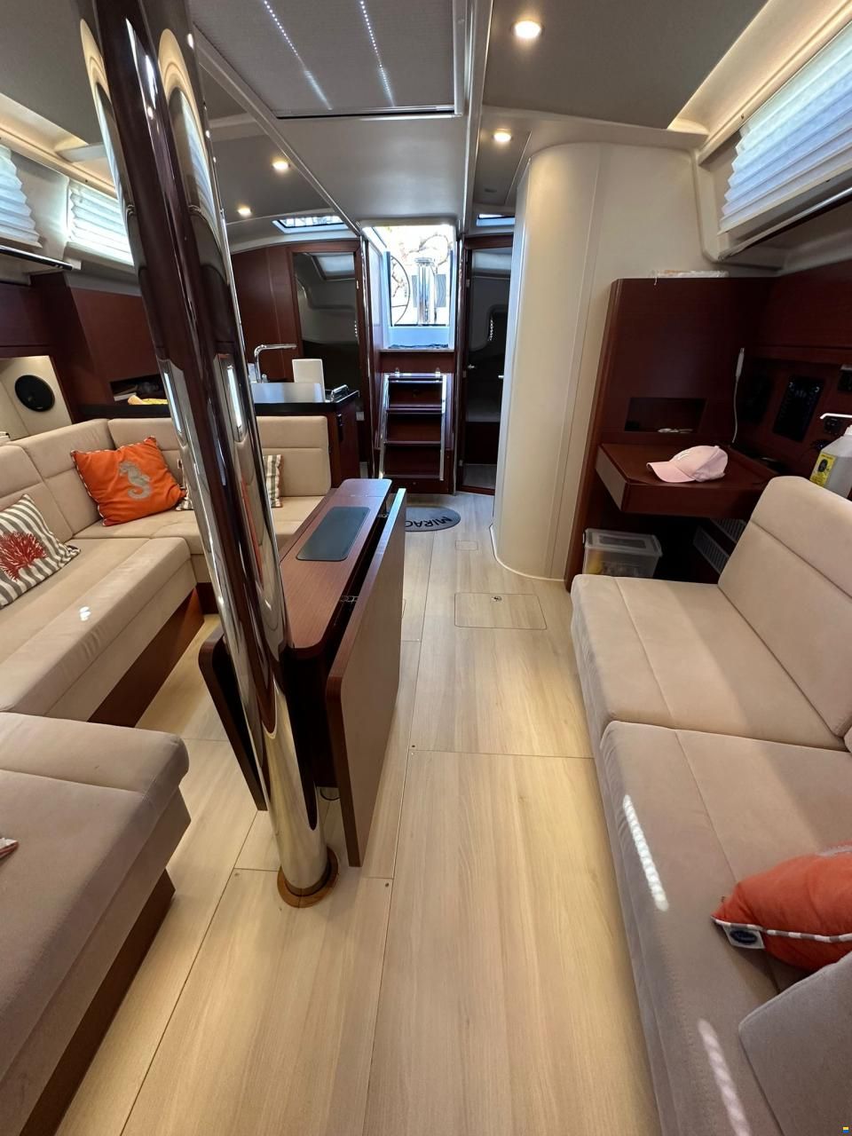 Hanse 418