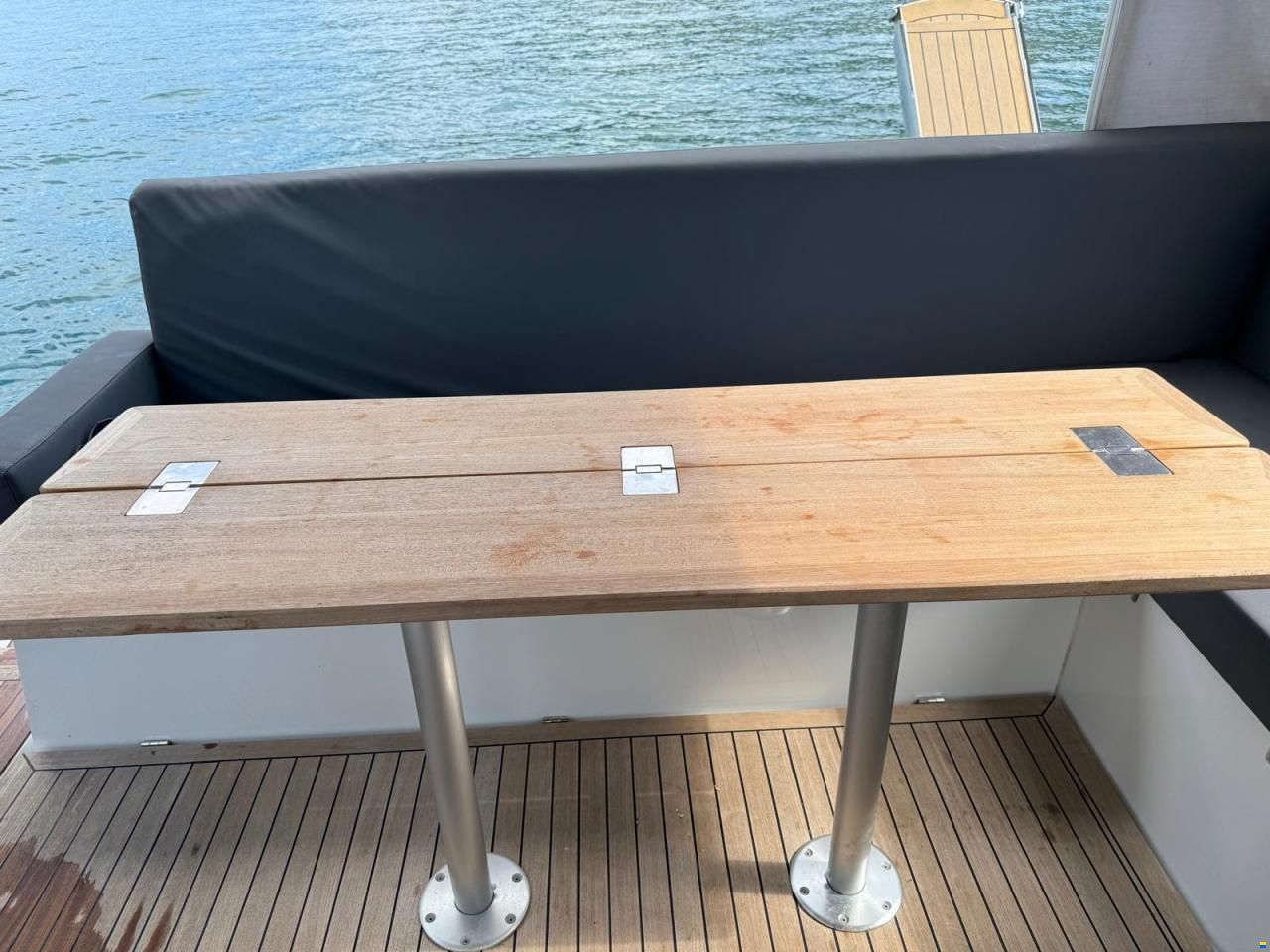 Sealine C390