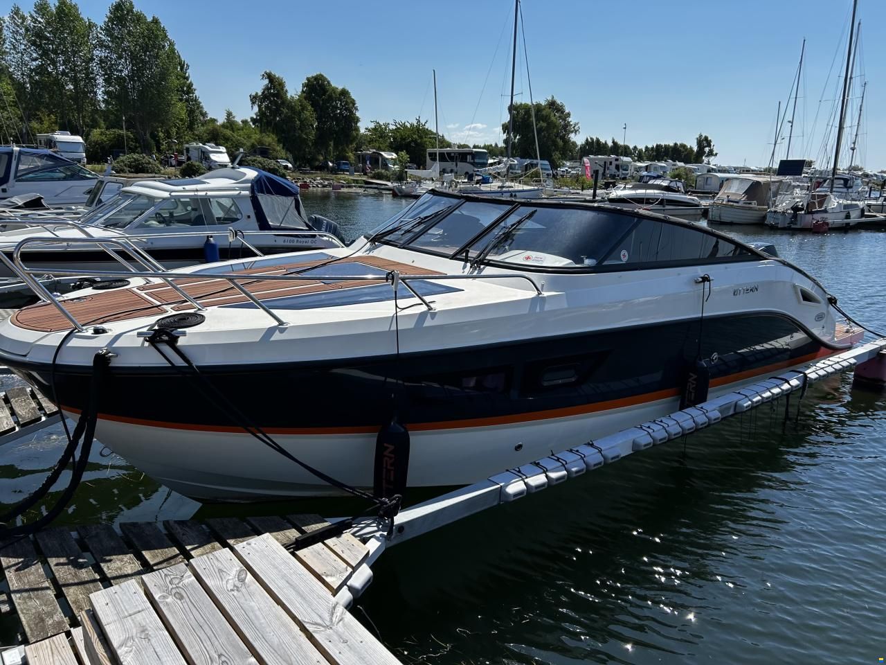 Uttern D77