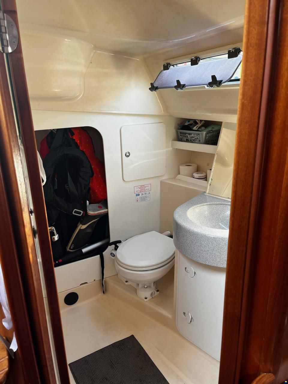 Bavaria 37