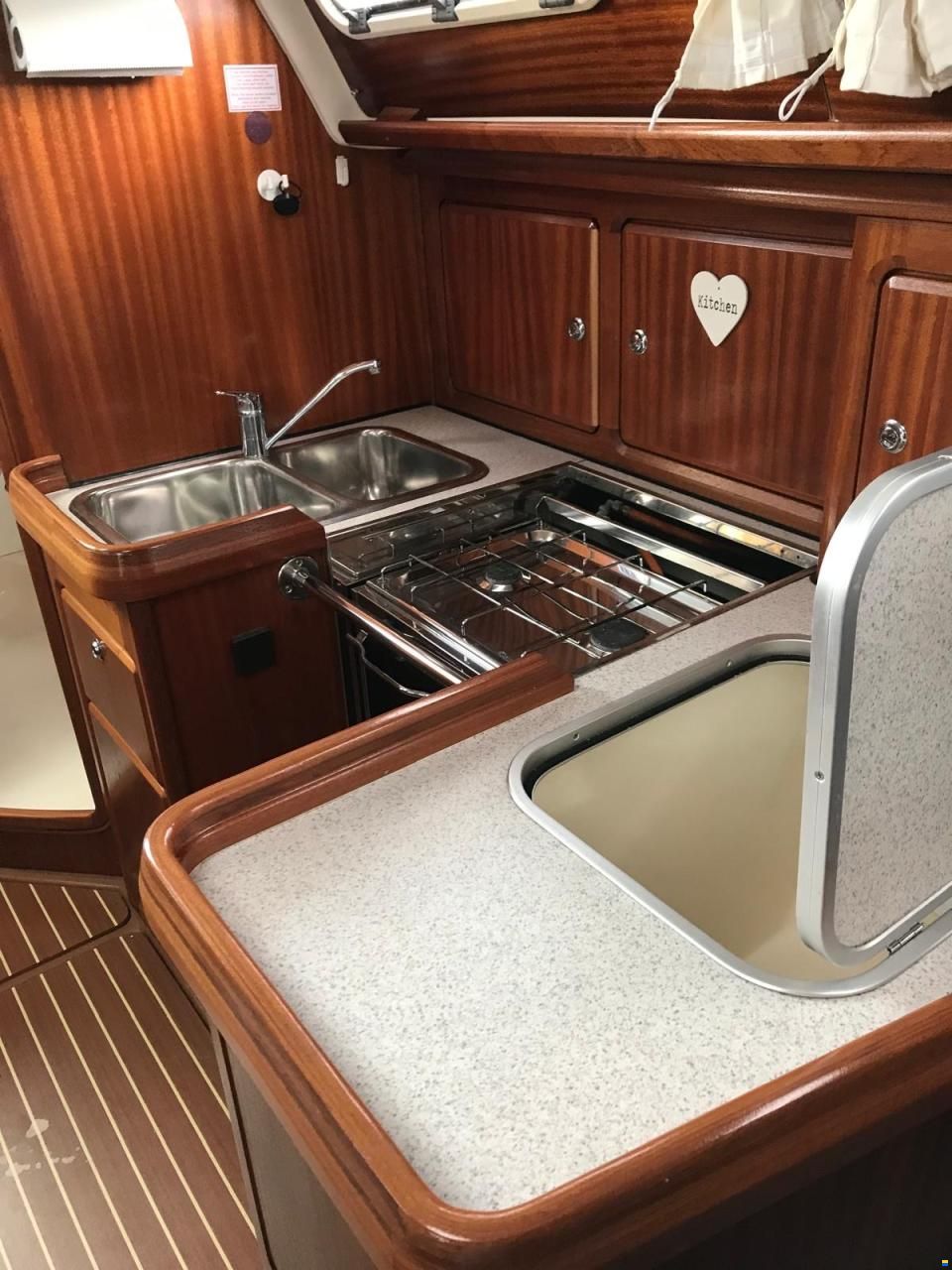 Bavaria 37