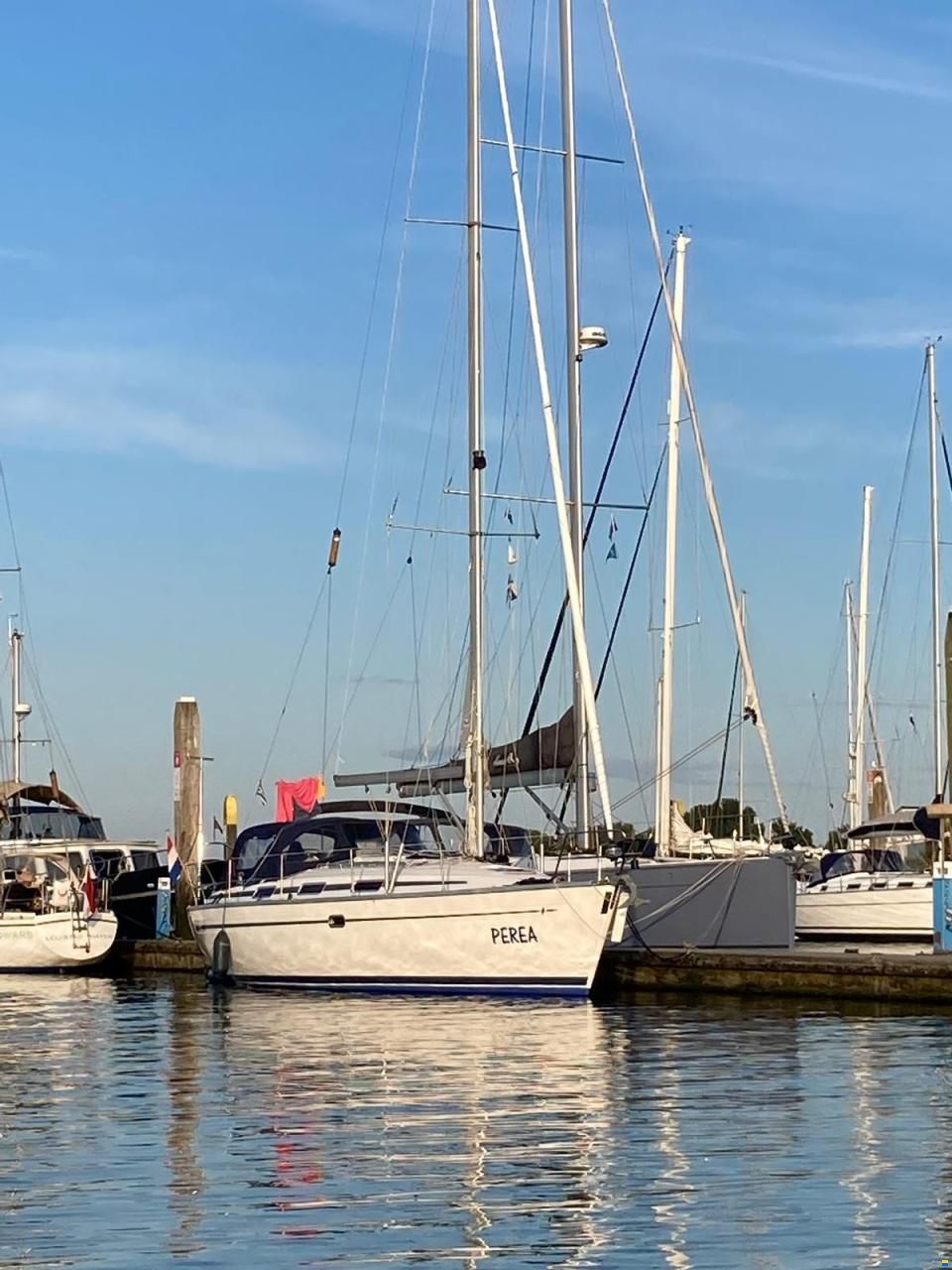 Bavaria 37