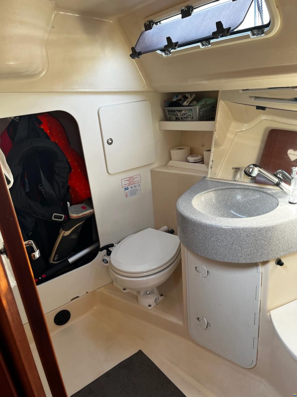 Bavaria 37