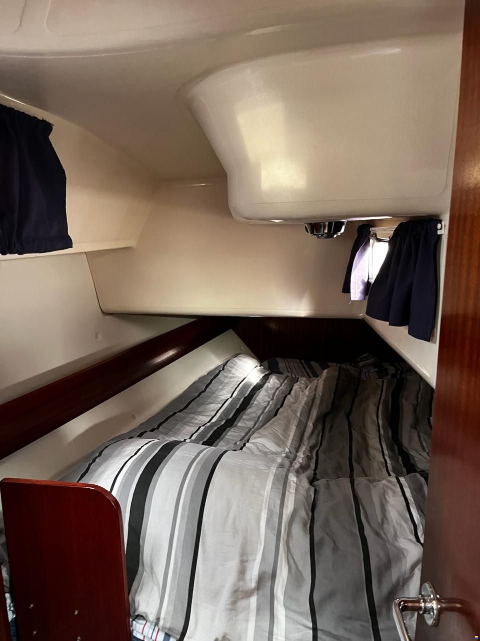 Bavaria 37