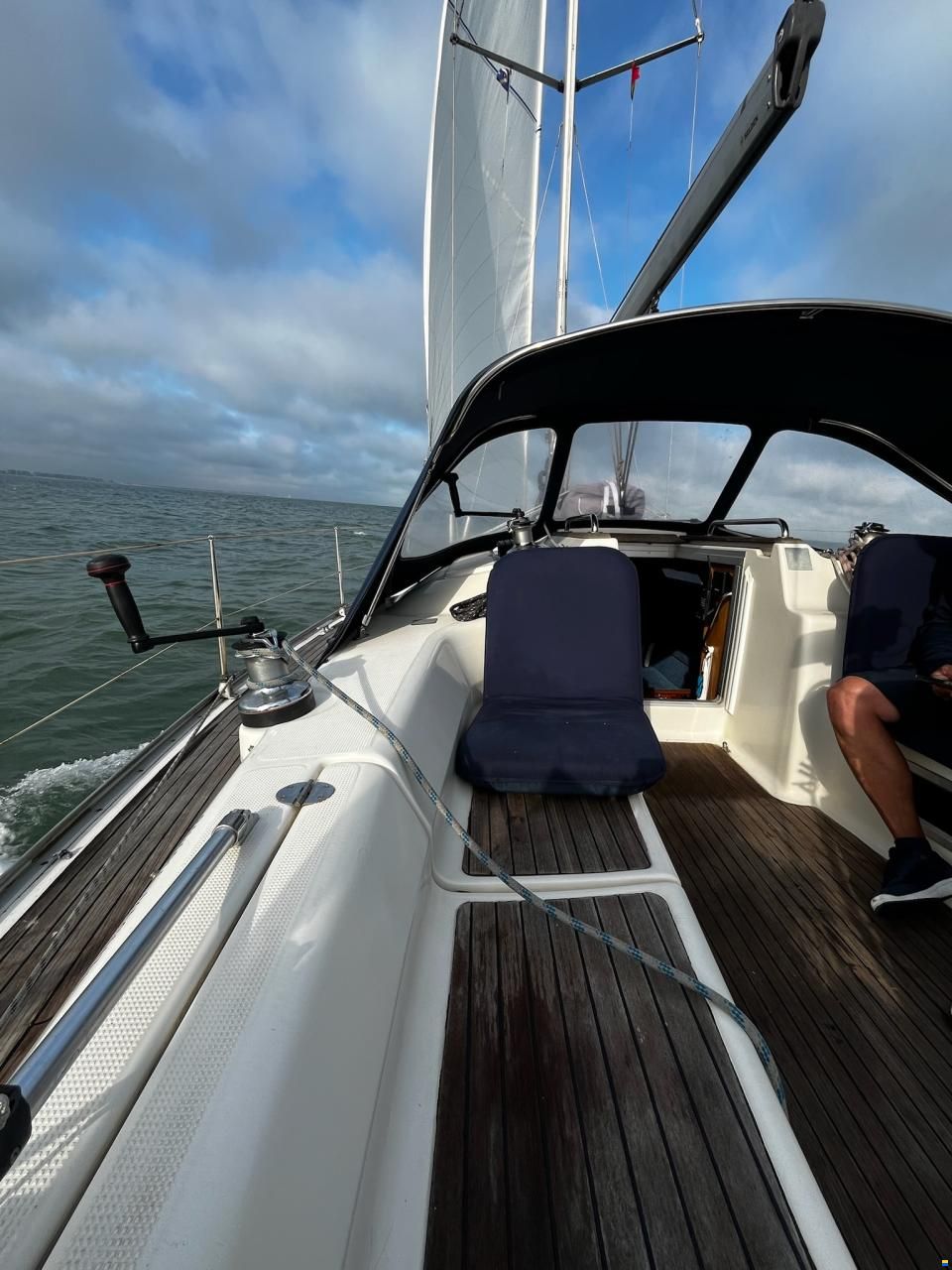 Bavaria 37