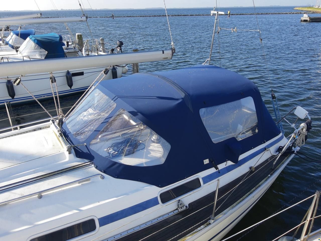 Bavaria 37