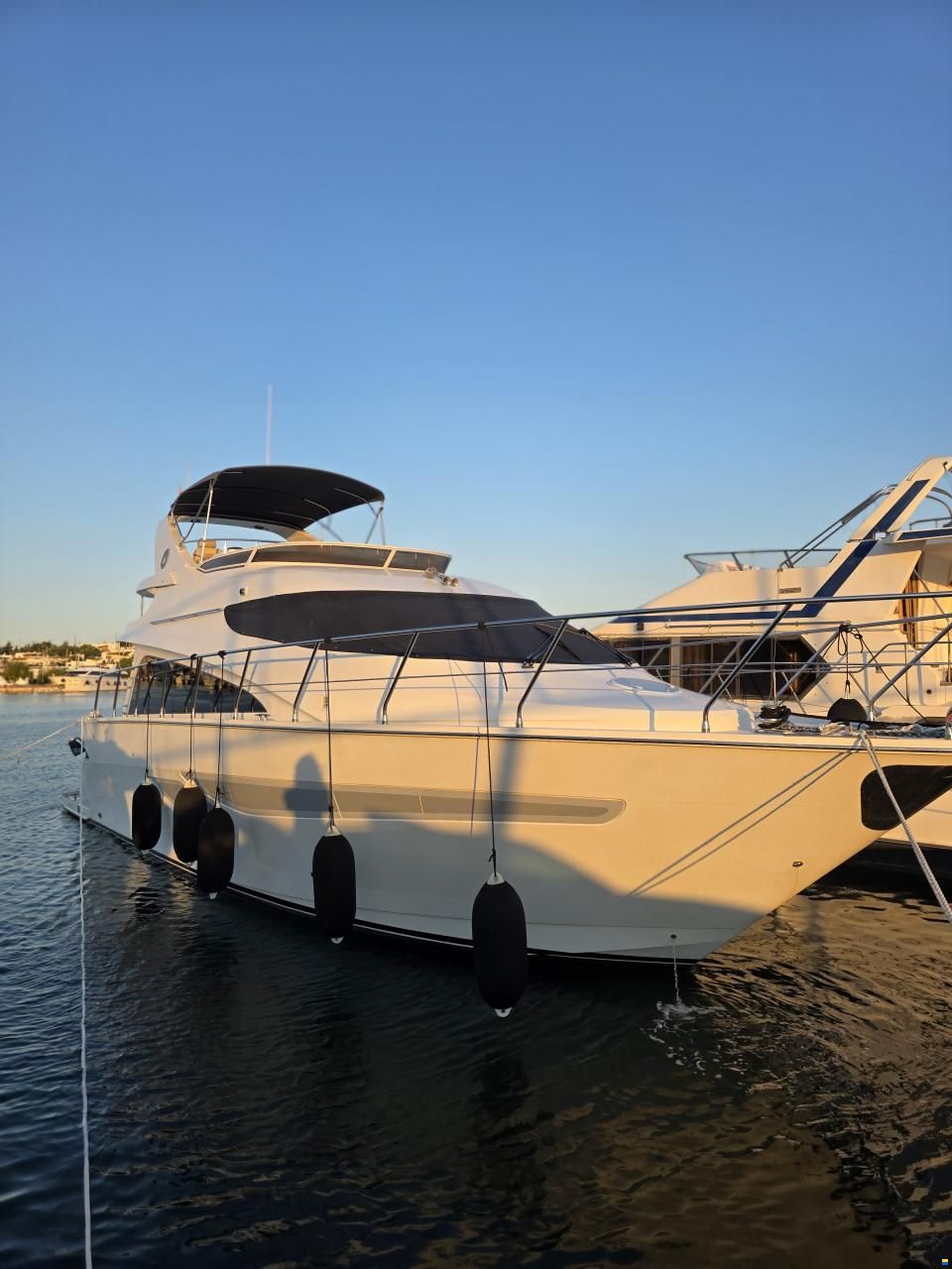 Marquis 52