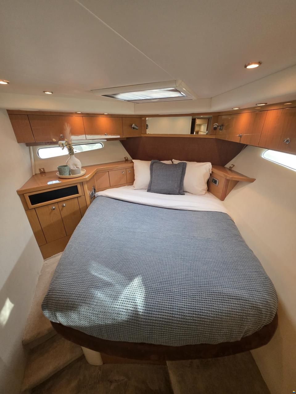 Marquis 52