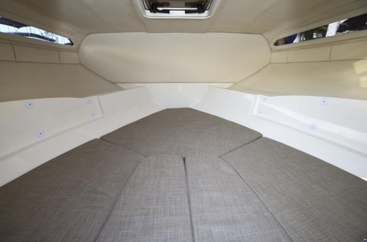 Bayliner VR5 Cuddy