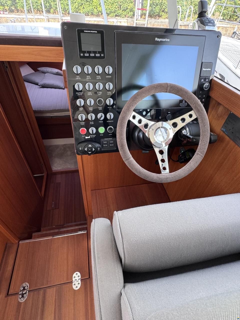 Delta Powerboats 40 WA