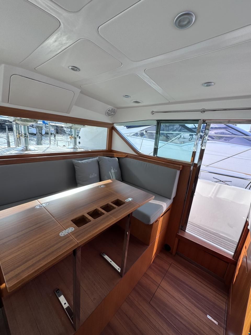 Delta Powerboats 40 WA