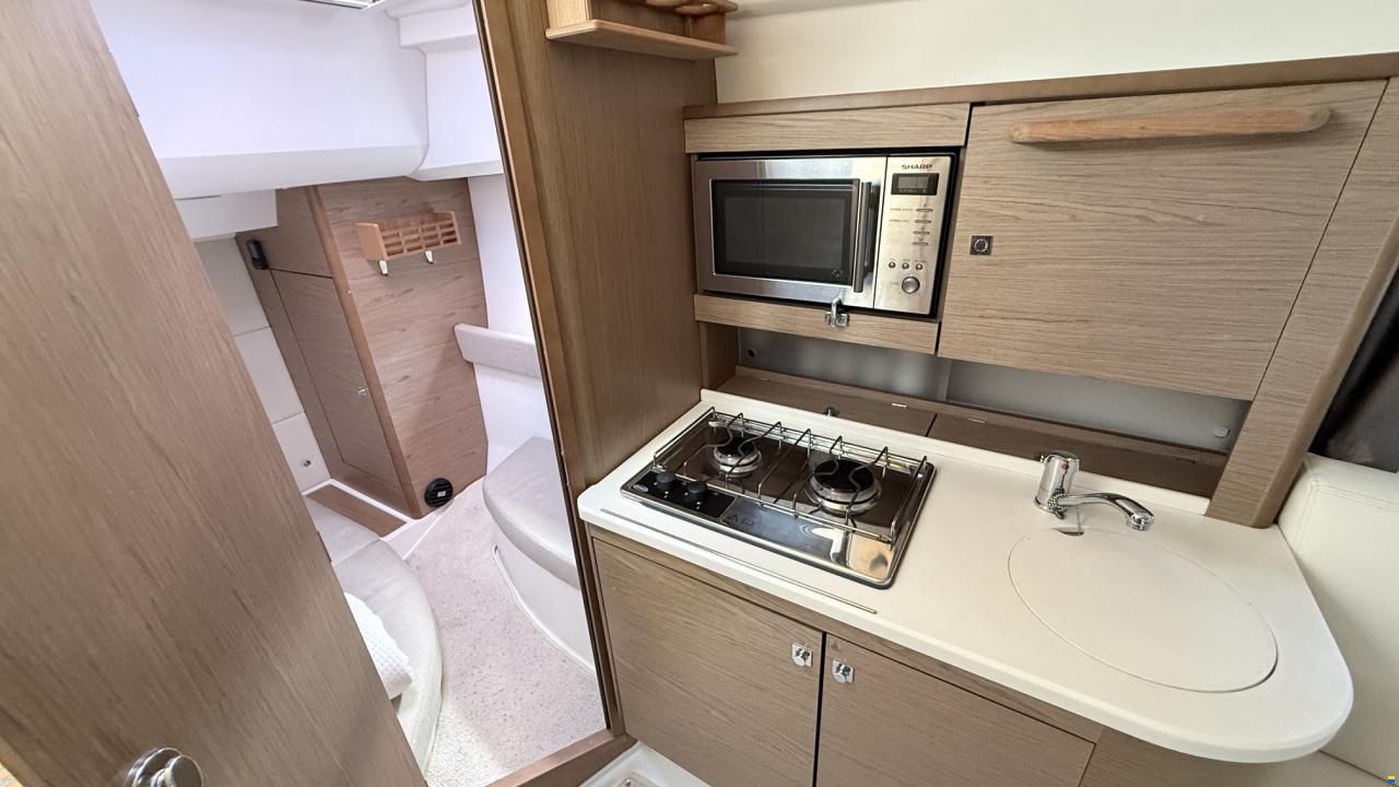 Jeanneau Leader 8