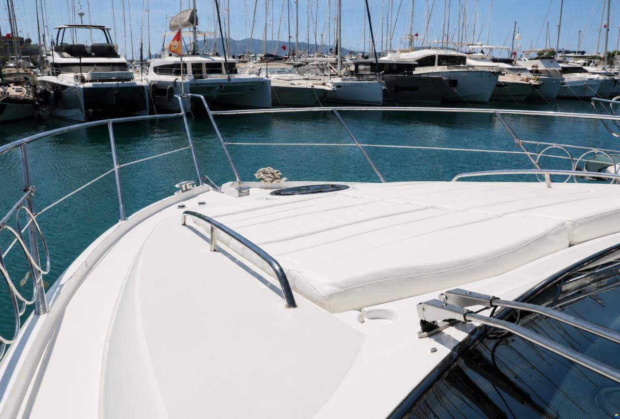 Sunseeker Predator 52