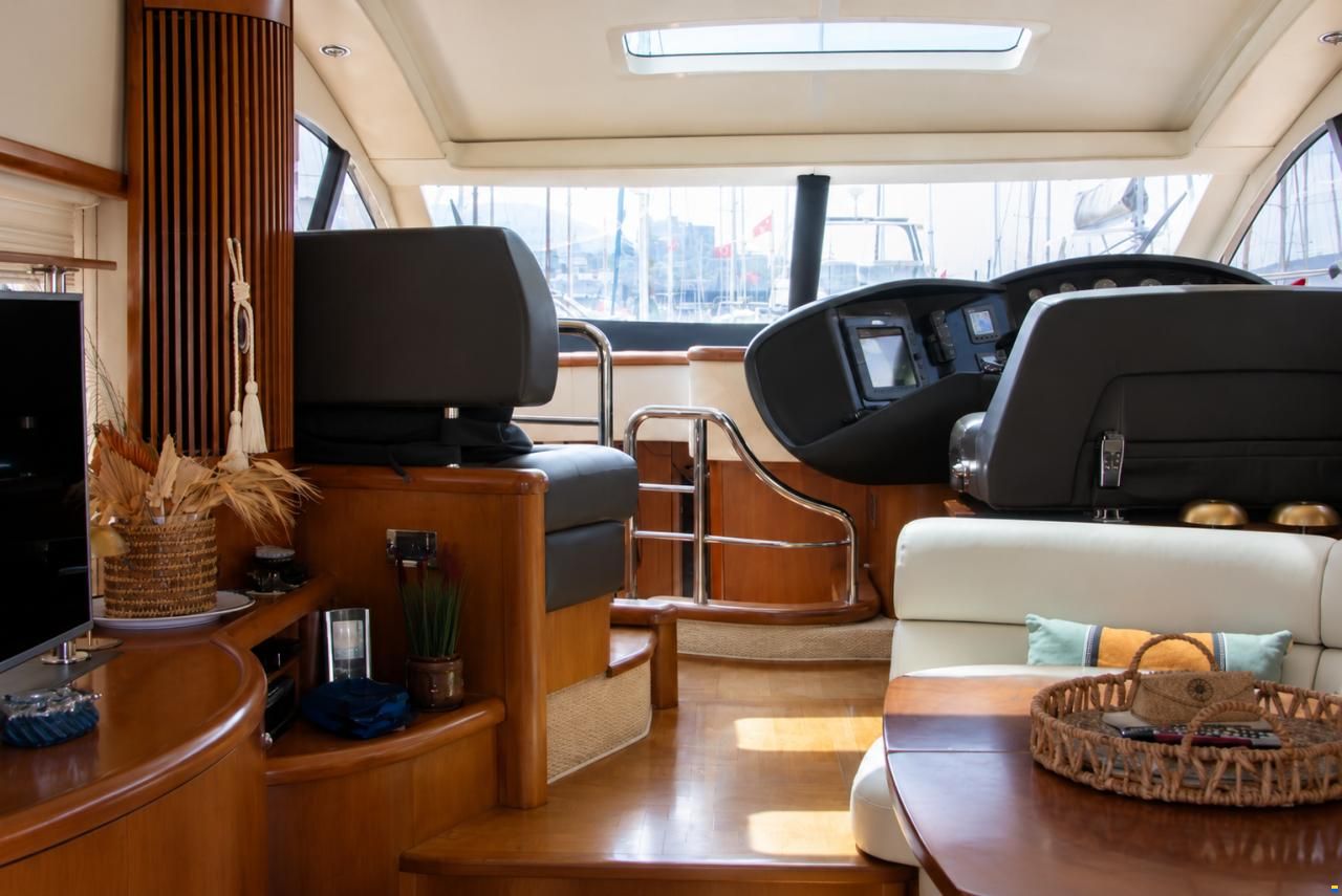 Sunseeker Predator 52
