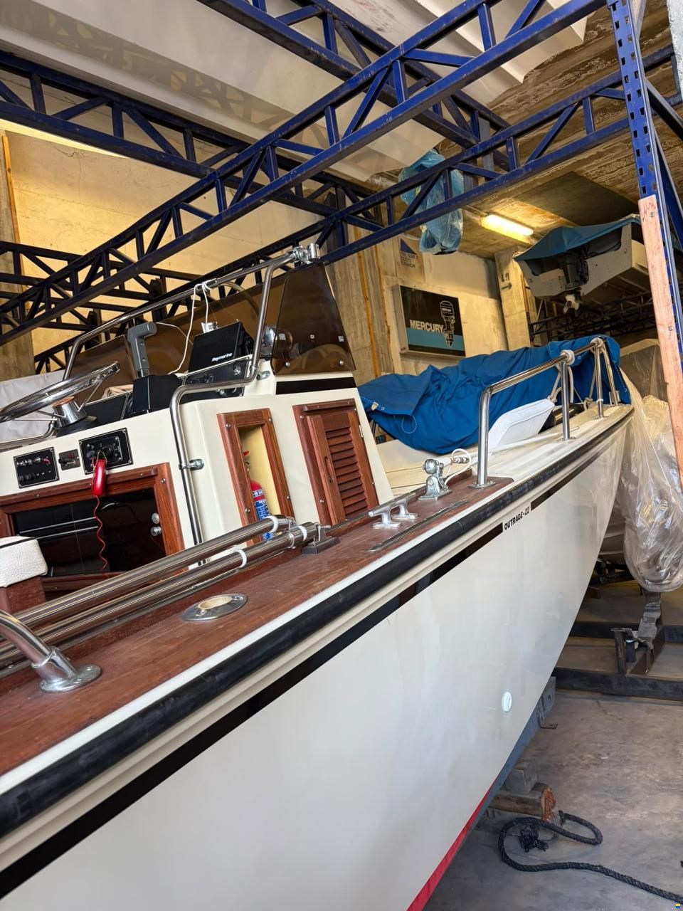 Boston Whaler Outrage 22