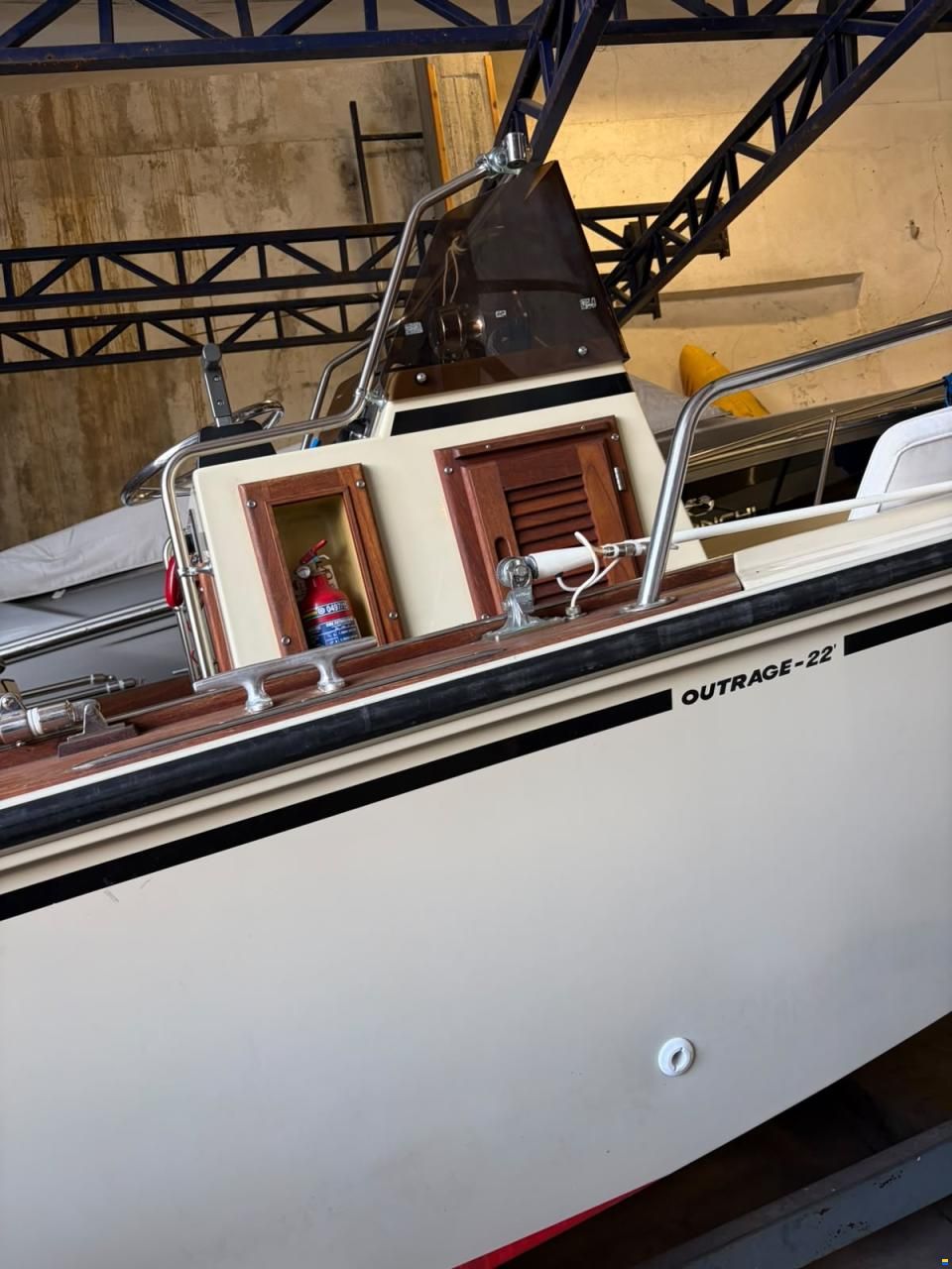 Boston Whaler Outrage 22