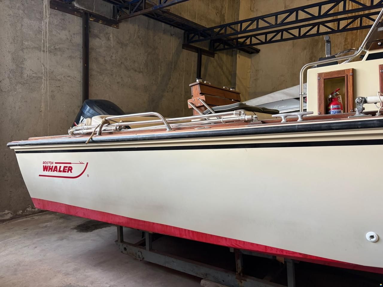 Boston Whaler Outrage 22