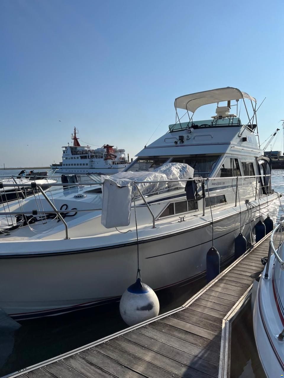 Princess 33
