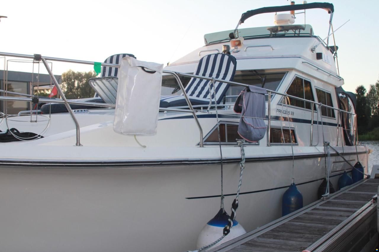 Princess 33