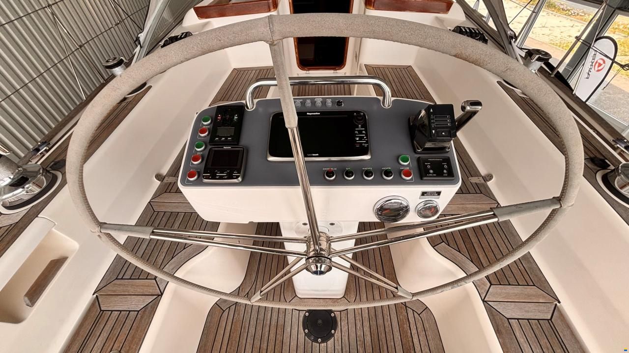 Hallberg-Rassy 412