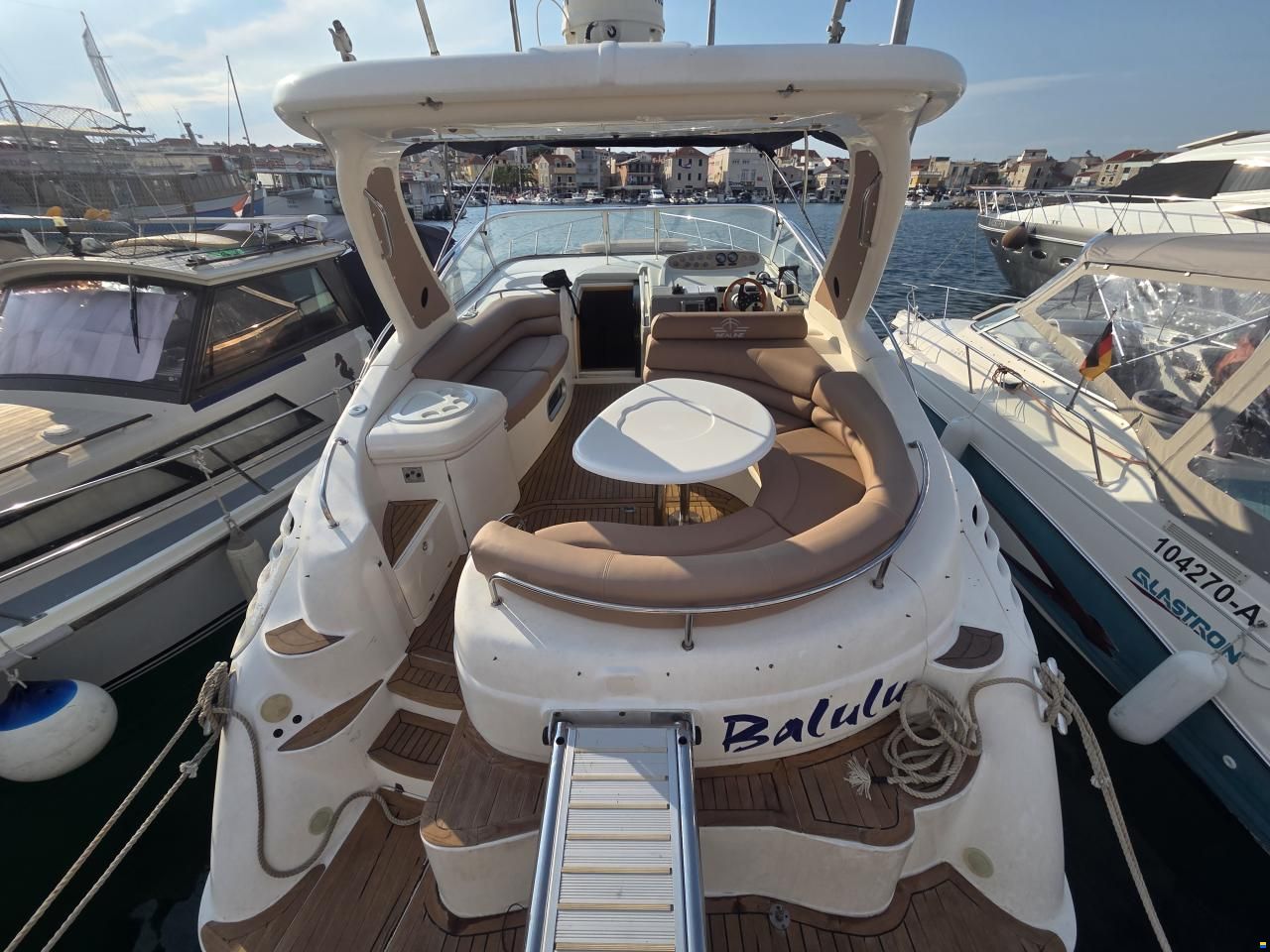 Sealine S37