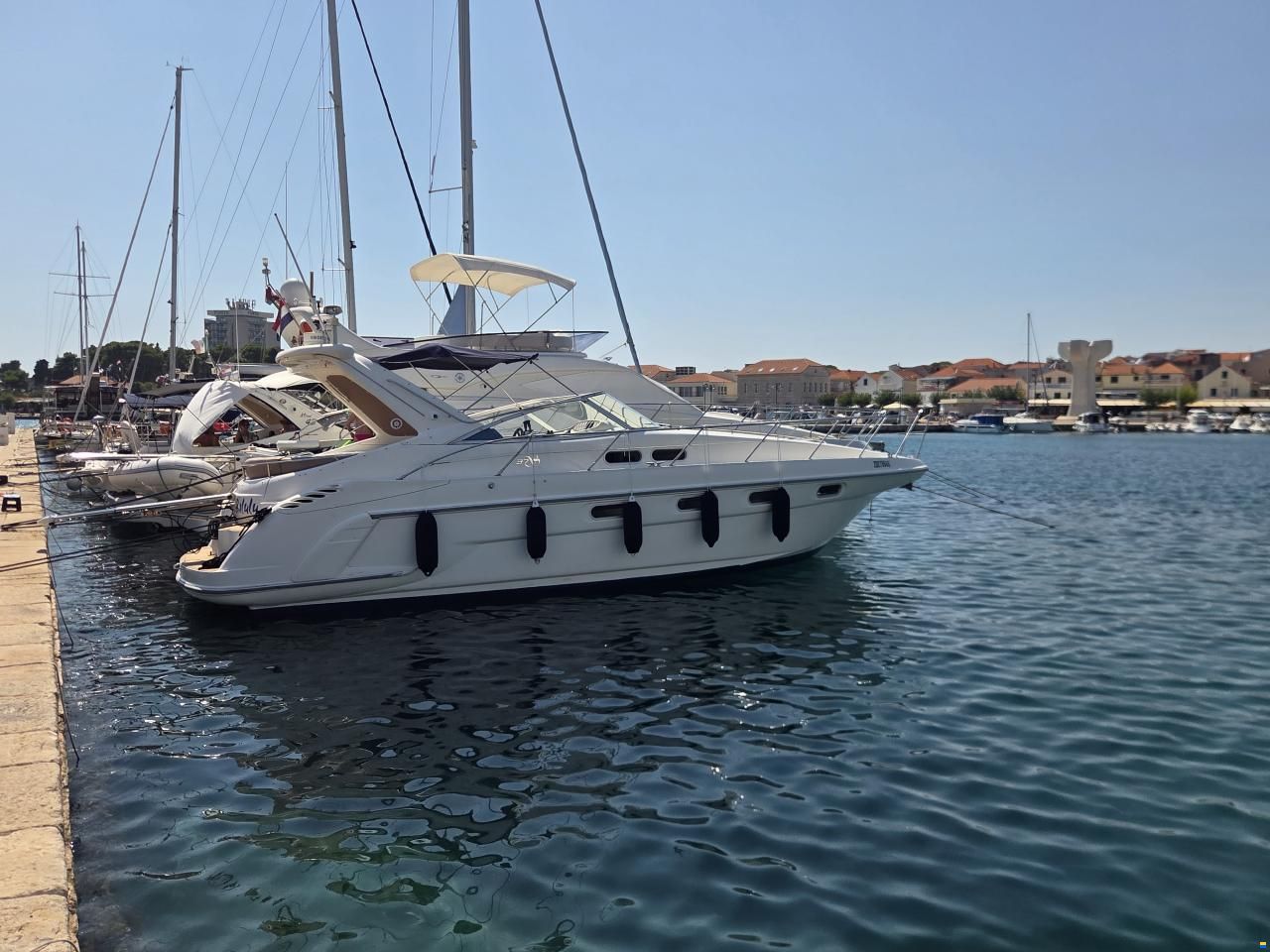 Sealine S37