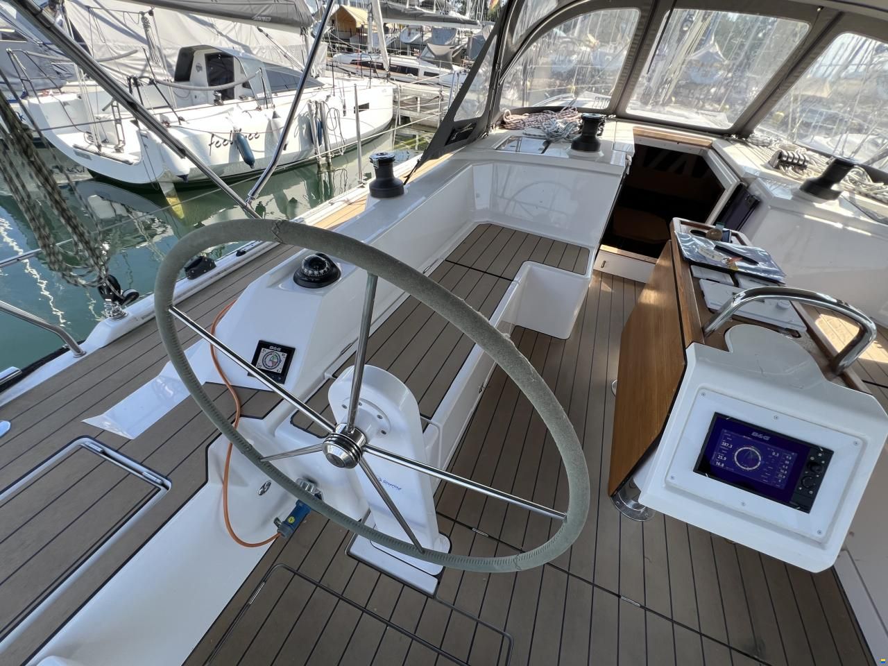 Bavaria C 42