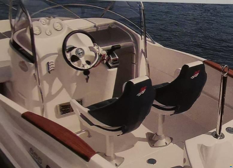 Quicksilver 555 Commander