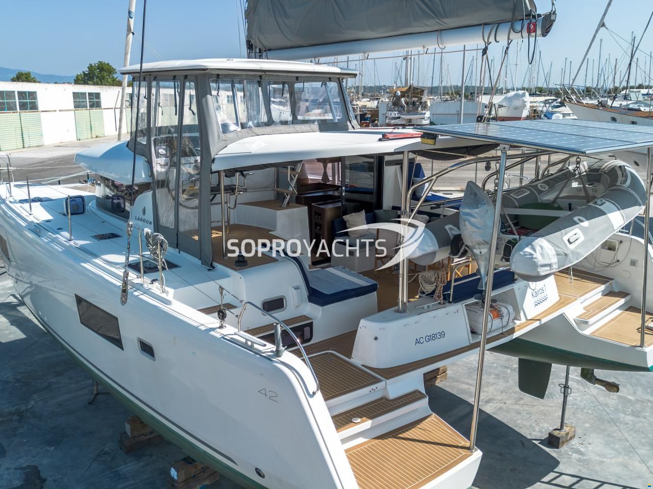 Lagoon 42