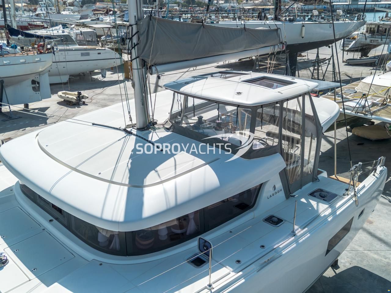 Lagoon 42