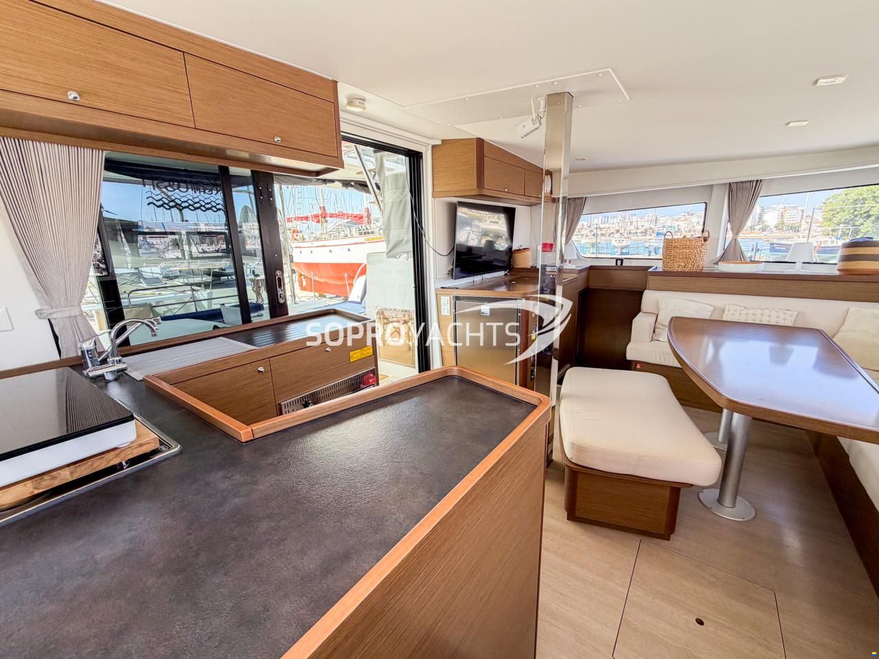 Lagoon 42