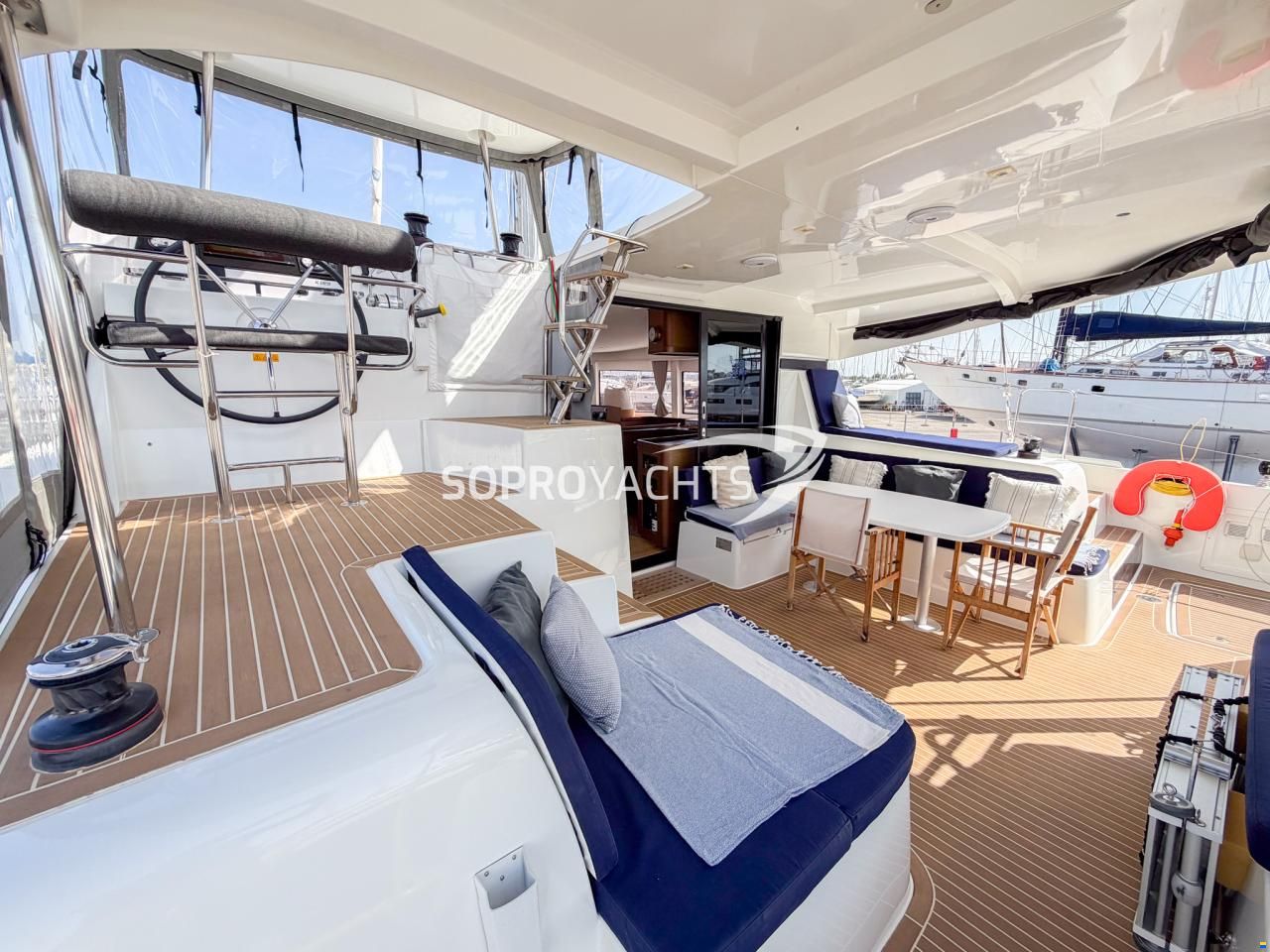 Lagoon 42