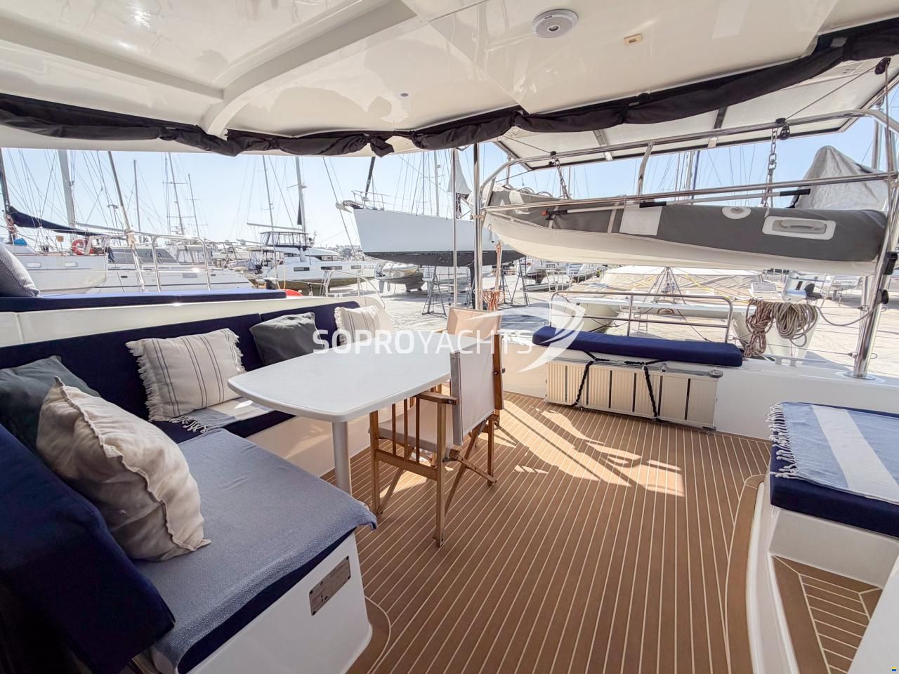 Lagoon 42