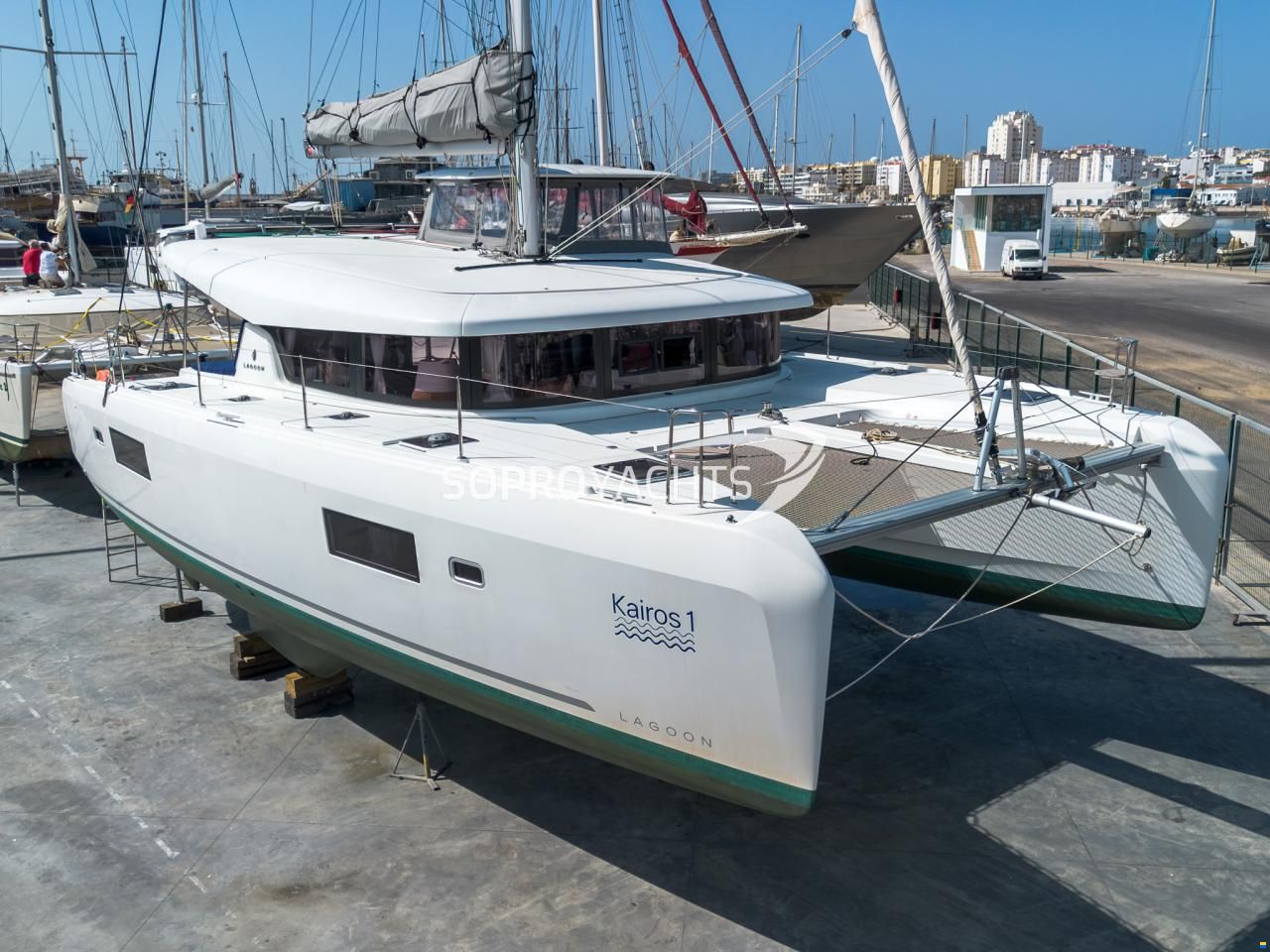 Lagoon 42