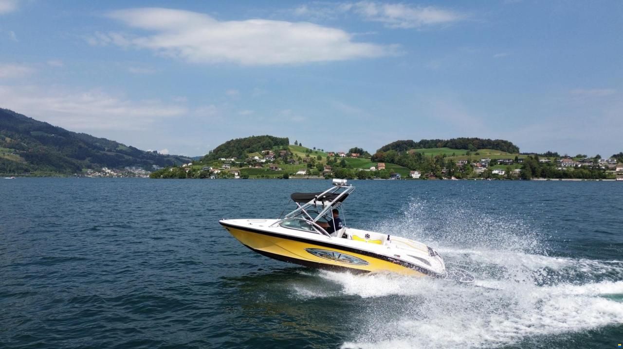 Correct Craft Super Air Nautique 210