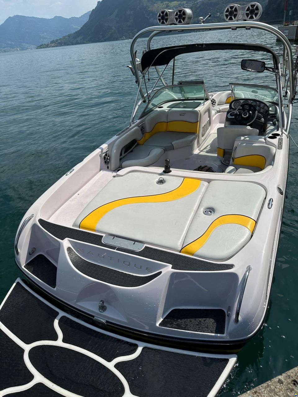 Correct Craft Super Air Nautique 210