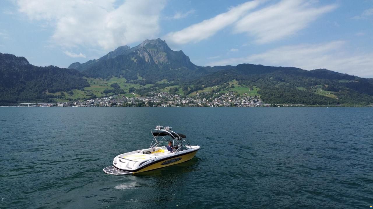 Correct Craft Super Air Nautique 210