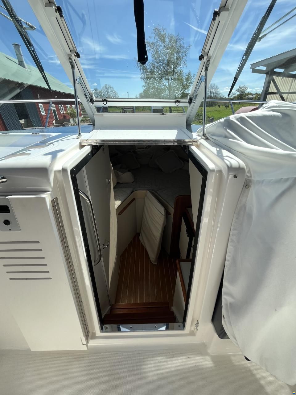 Tiara 2900 Coronet