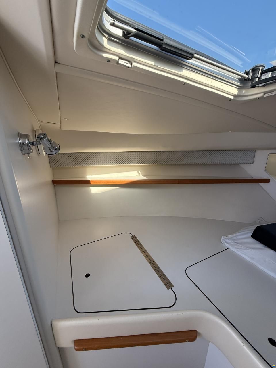 Tiara 2900 Coronet