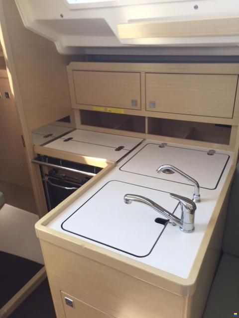 Elan 310