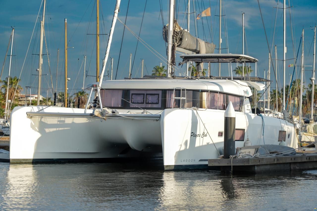 Lagoon 2021 Lagoon 42 Sailing Catamaran