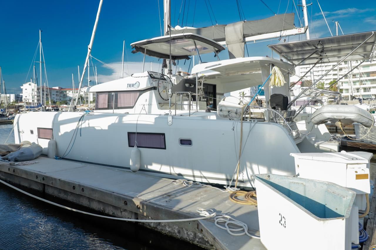 Lagoon 2021 Lagoon 42 Sailing Catamaran